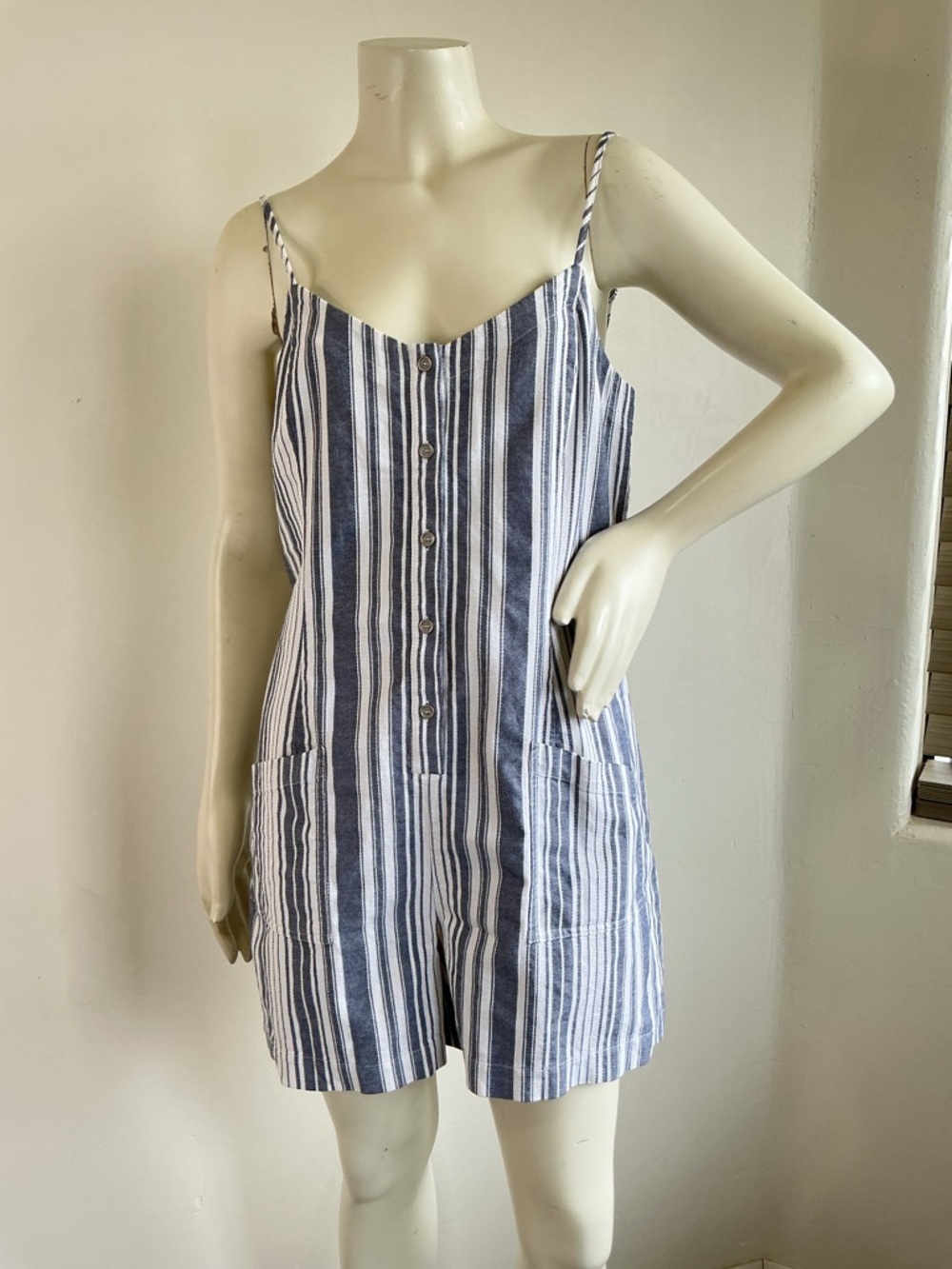Vince Camuto Coastal Striped Romper Blue White Beachy Summer M w/Pockets